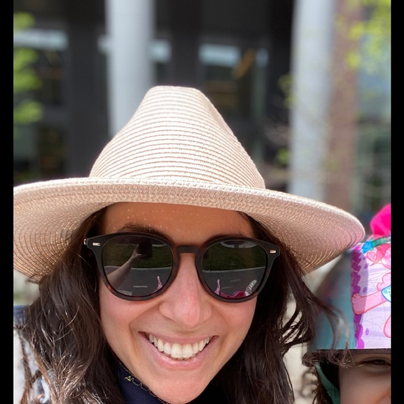 Meet your Posher, Randi - Picture 1 of 1